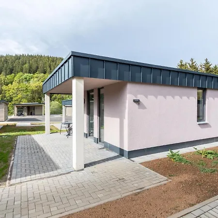Inviting Bungalow In With Terrace Semesterbostad