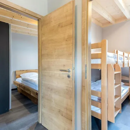 Inviting Bungalow In With Terrace Semesterbostad *
