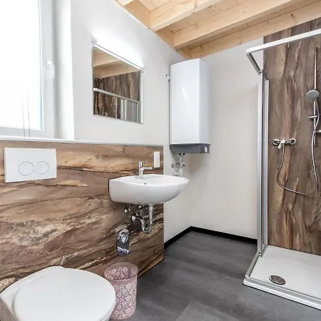 Inviting Bungalow In With Terrace Vakantiehuis Hallschlag